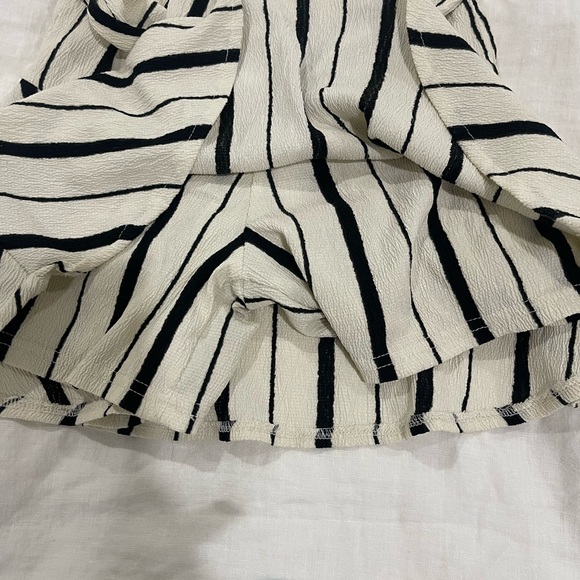 Zara Girl skort. Worn twice. Perfect condition. - Picture 2 of 3